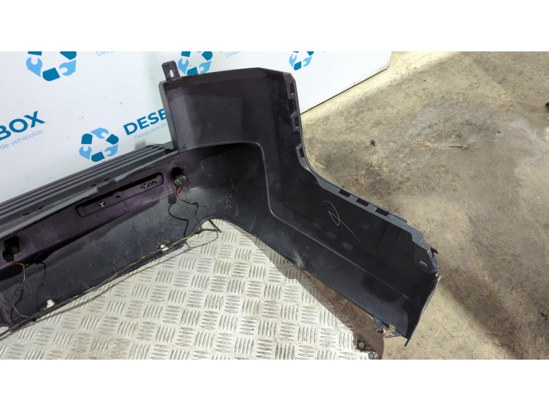 Recambio de paragolpes trasero para land rover discovery v6 td edition 60 yrs referencia OEM IAM   