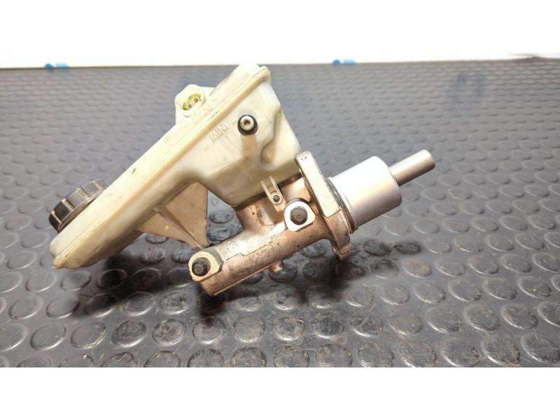 Recambio de bomba freno para opel vivaro 2.5 dti / cdti cat (g9u-730 / lj9) referencia OEM IAM 32067008C  