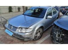 volkswagen bora berlina (1j2) del año 2001 2