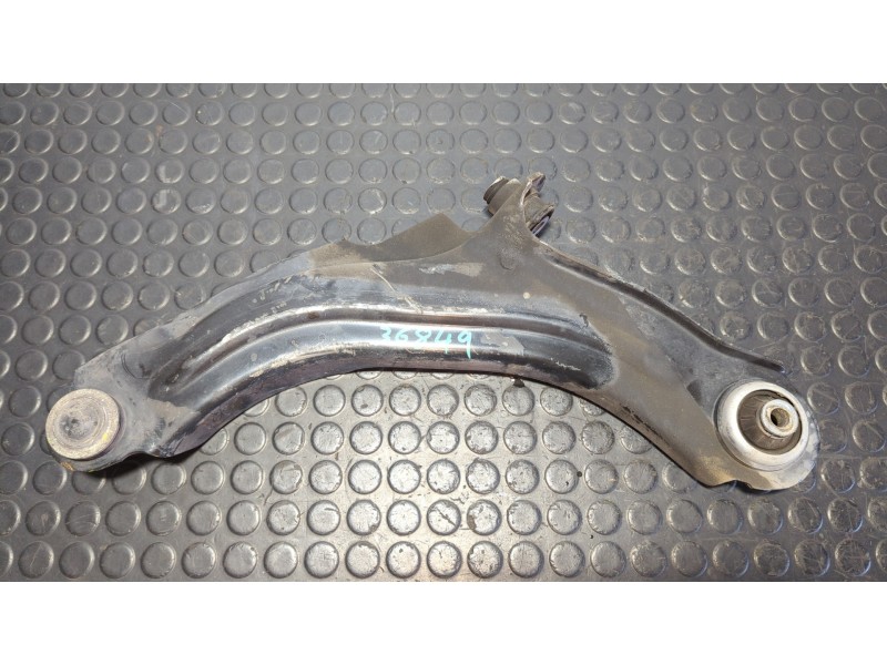 Recambio de brazo derecho inferior delantero para renault clio iv 1.2 referencia OEM IAM 497PD  