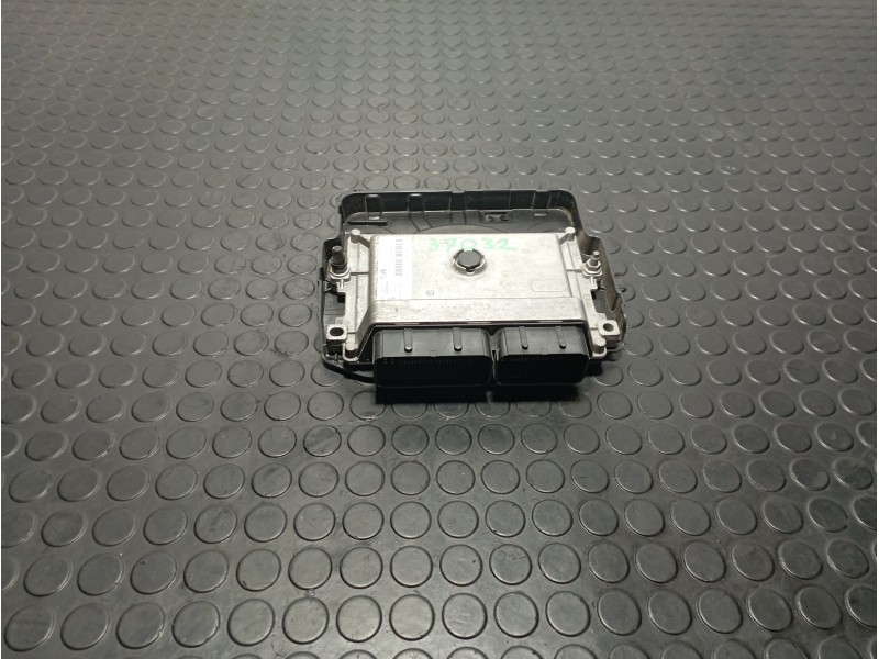 Recambio de centralita motor uce para citroen c3 1.2 puretech 82 referencia OEM IAM 9829598880  