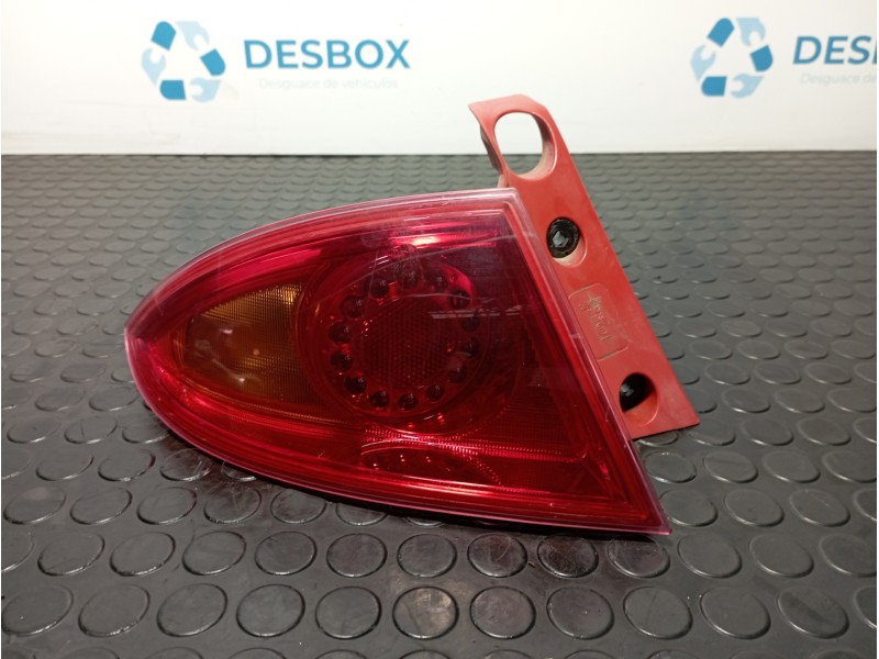 Recambio de piloto trasero izquierdo para seat leon (1p1) 1.6 tdi referencia OEM IAM 1P0945257  