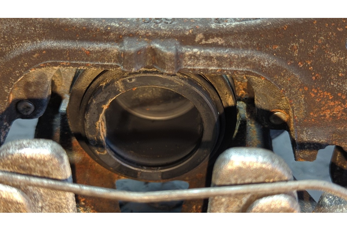 Recambio de pinza de freno delantera izquierda para audi a4 berlina (8w2) 2.0 tdi referencia OEM IAM 8W05DH  