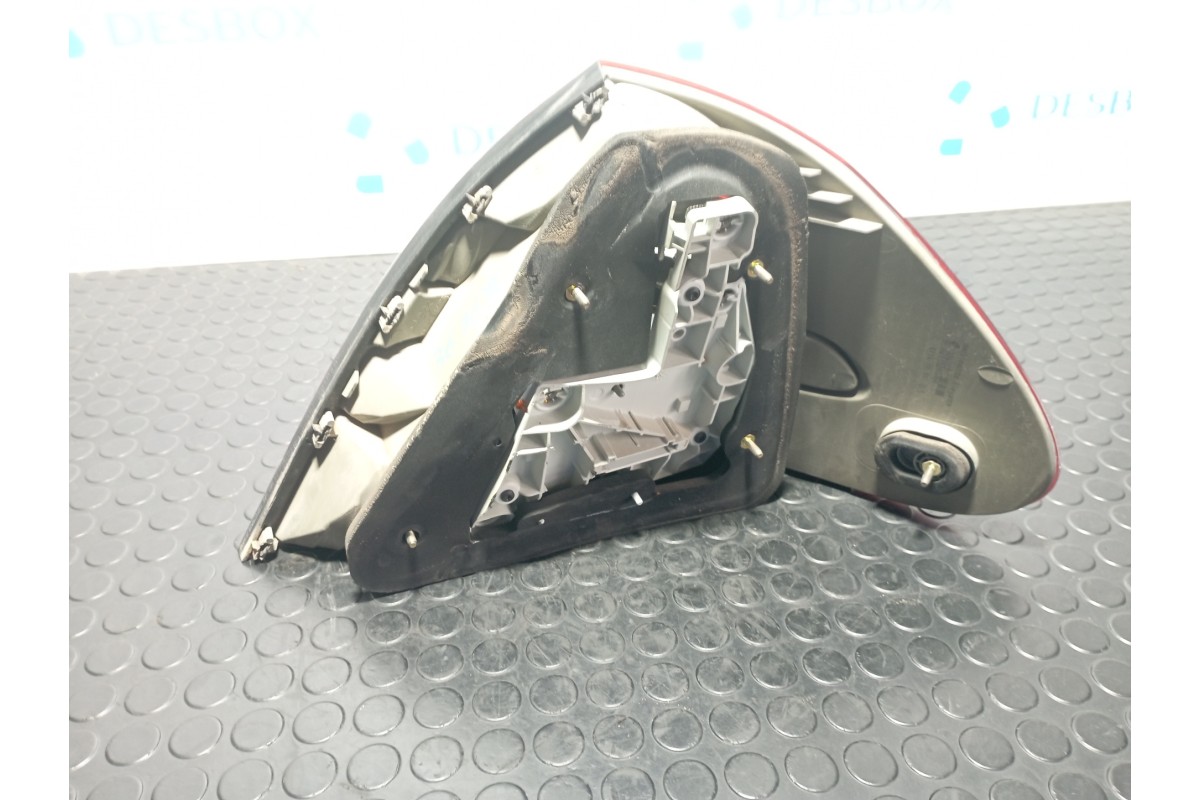 Recambio de piloto trasero izquierdo para mercedes-benz clase e (w211) berlina e 220 cdi referencia OEM IAM A2118200364  