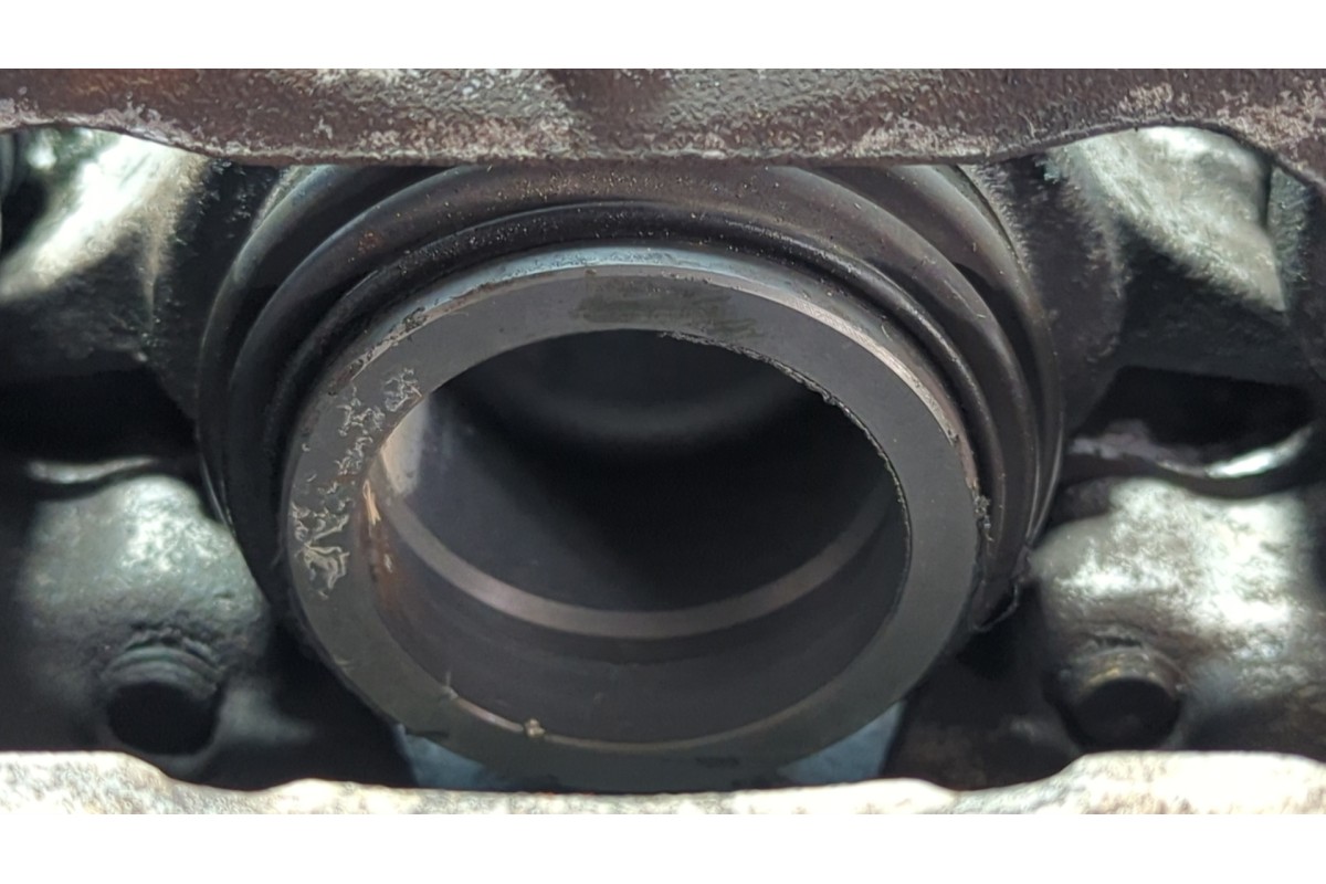 Recambio de pinza de freno delantera izquierda para audi q5 (8r) q5 2.0 tdi referencia OEM IAM 8R0105P  