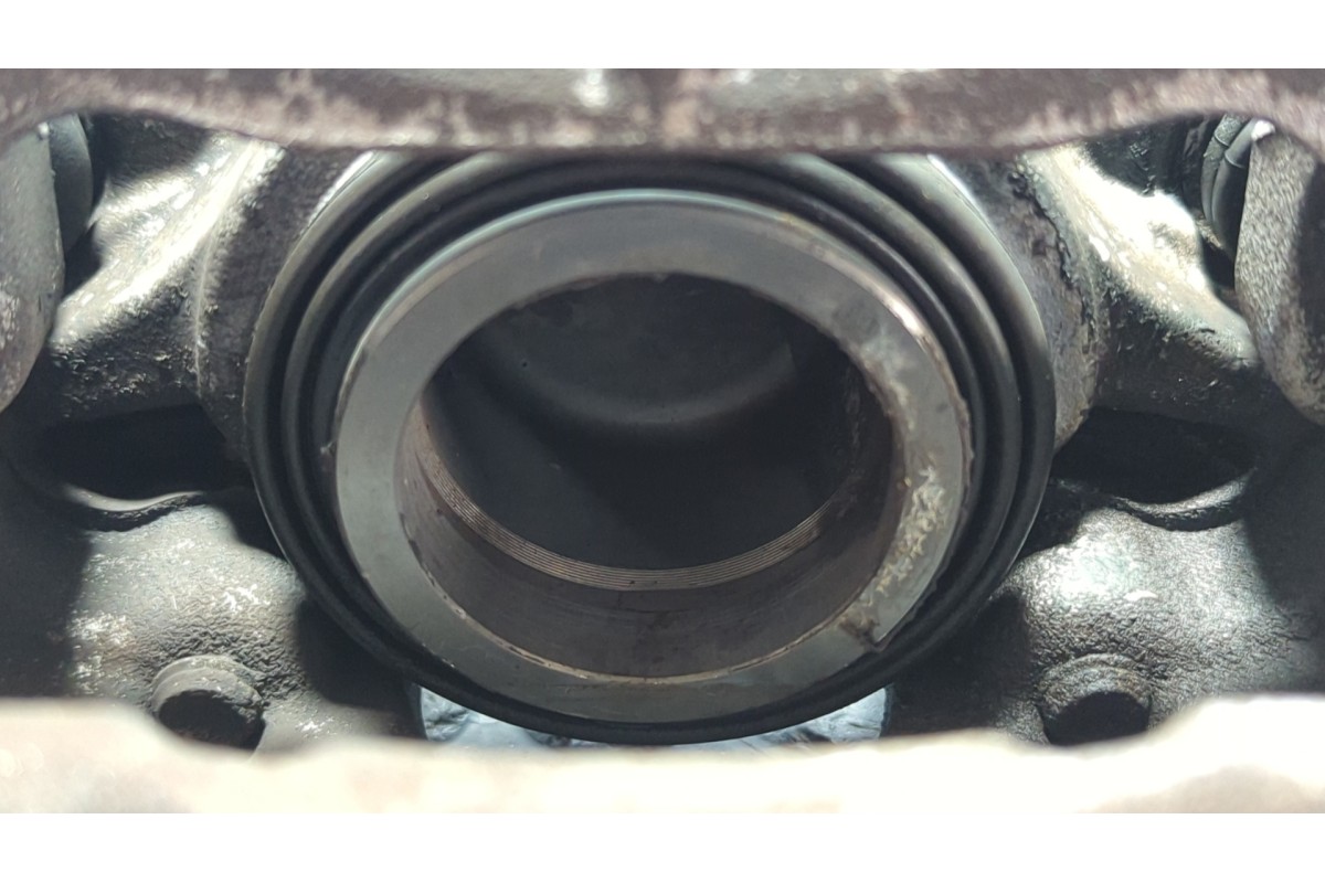 Recambio de pinza de freno delantera derecha para audi q5 (8r) q5 2.0 tdi referencia OEM IAM 8R0106P  