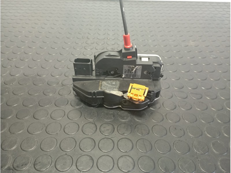 Recambio de cerradura puerta trasera derecha para opel mokka x mokka x 1.3 i referencia OEM IAM 13579546  