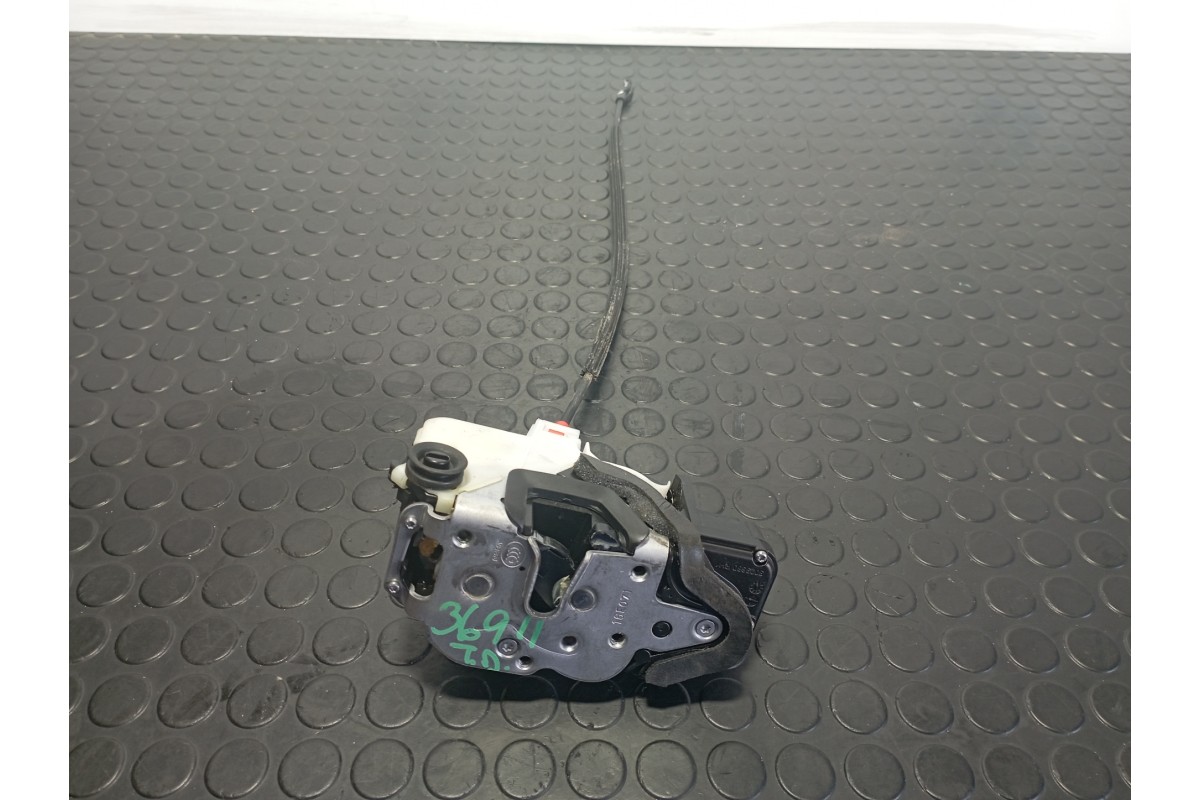 Recambio de cerradura puerta trasera derecha para opel mokka x mokka x 1.3 i referencia OEM IAM 13579546  