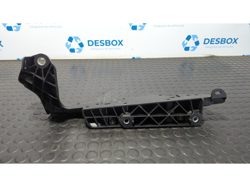 Recambio de estribera derecha para bmw c 400 x referencia OEM IAM 46638566930  