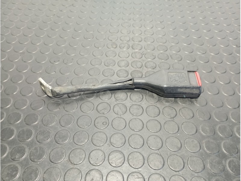 Recambio de enganche cinturon delantero izquierdo para land rover defender 2.5 l referencia OEM IAM MTC1605  