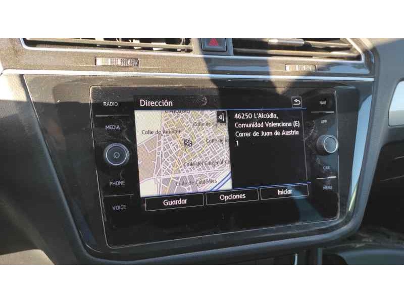 Recambio de pantalla multifuncion para volkswagen tiguan 2.0 tdi referencia OEM IAM   