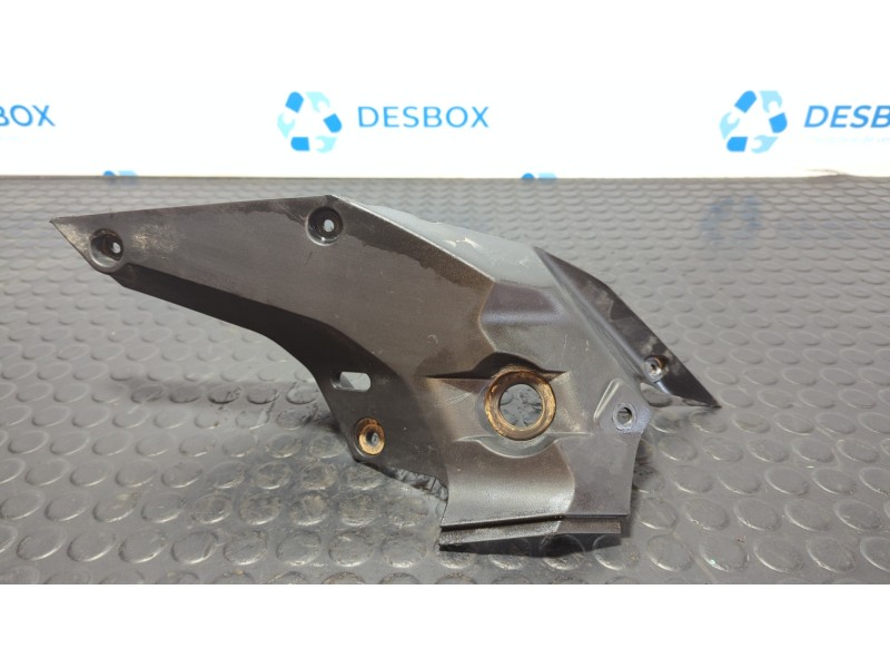 Recambio de moldura para ktm 125 duke referencia OEM IAM JP181218  