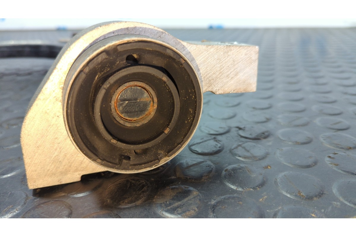 Recambio de brazo izquierdo inferior delantero para peugeot 508 sw sw allure hdi 116 referencia OEM IAM 7BAA11  