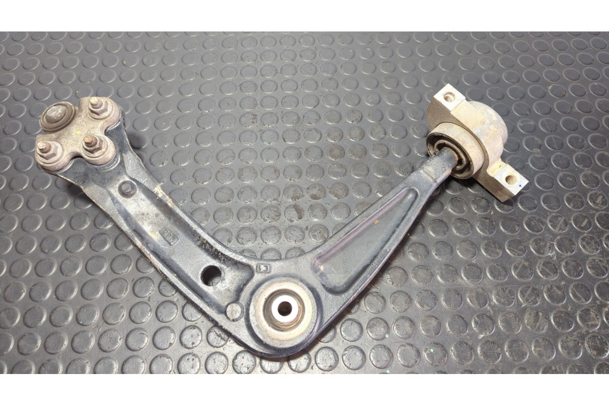Recambio de brazo izquierdo inferior delantero para peugeot 508 sw sw allure hdi 116 referencia OEM IAM 7BAA11  