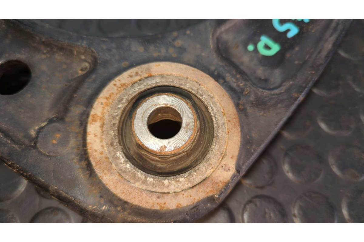 Recambio de brazo derecho inferior delantero para peugeot 508 sw sw allure hdi 116 referencia OEM IAM 7AAA11  