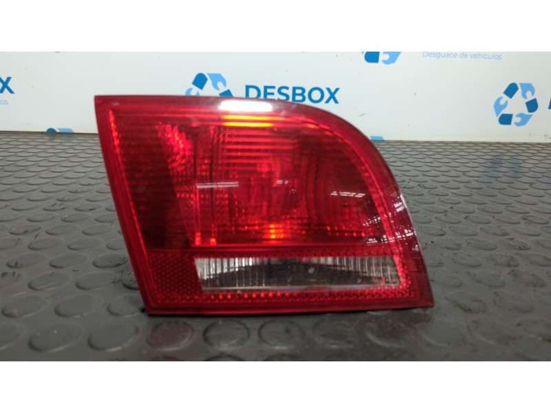 Recambio de piloto porton izquierdo para audi a3 (8p) 1.9 tdi referencia OEM IAM 8P4945093B  