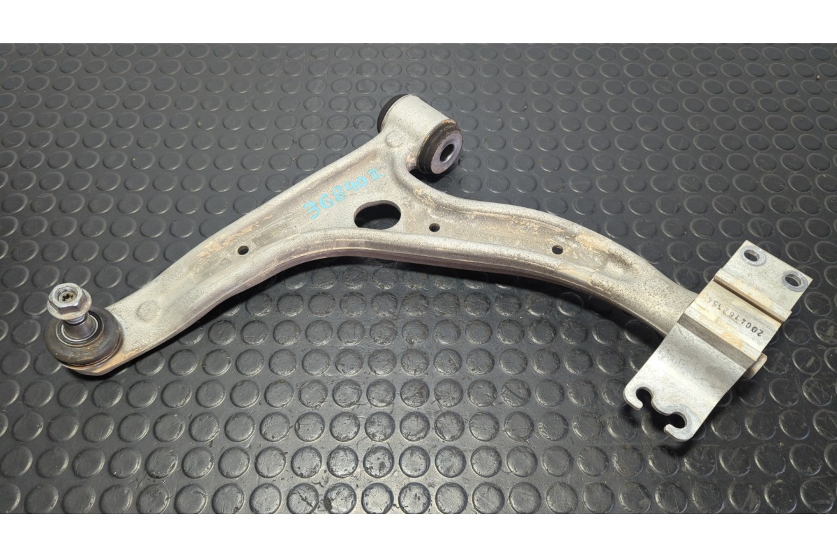 Recambio de brazo izquierdo inferior delantero para mercedes-benz clase a (w176) 2.2 referencia OEM IAM A2463330300  