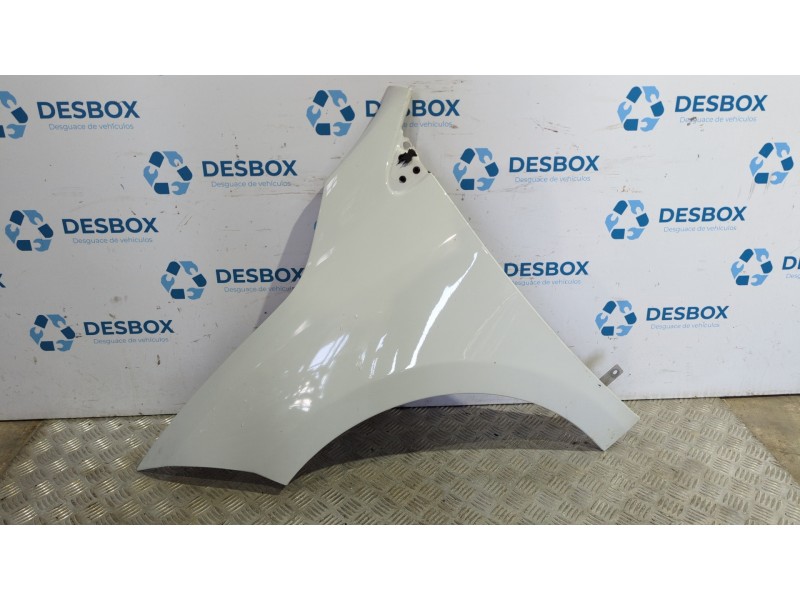 Recambio de aleta delantera izquierda para renault megane iii berlina 5 p 1.5 dci referencia OEM IAM   