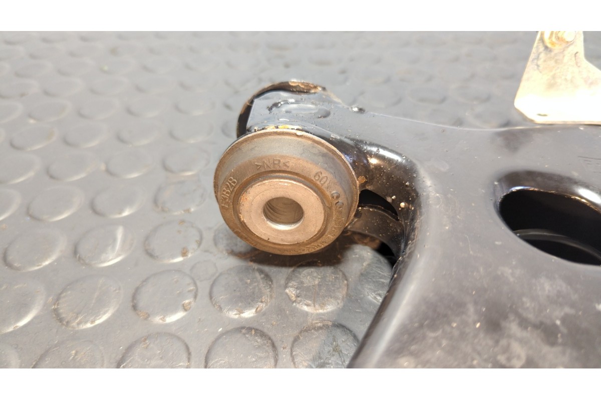Recambio de brazo derecho inferior delantero para ford kuga 1.5 ecosport referencia OEM IAM CV6113D034AA  