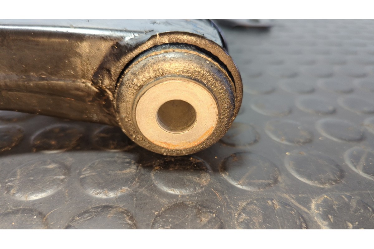 Recambio de brazo izquierdo inferior delantero para ford kuga 1.5 ecosport referencia OEM IAM CV613A262AAA  