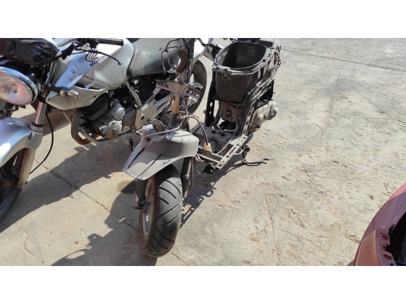 piaggio (vespa) typhoon (tph) 50 del año 2002