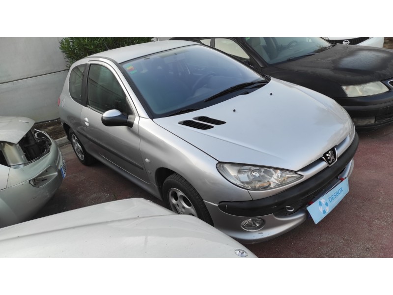 peugeot 206 berlina del año 2001