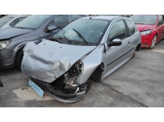 peugeot 206 berlina del año 2001