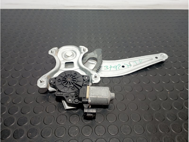 Recambio de elevalunas trasero derecho para kia picanto 1.0 referencia OEM IAM 834021Y000  