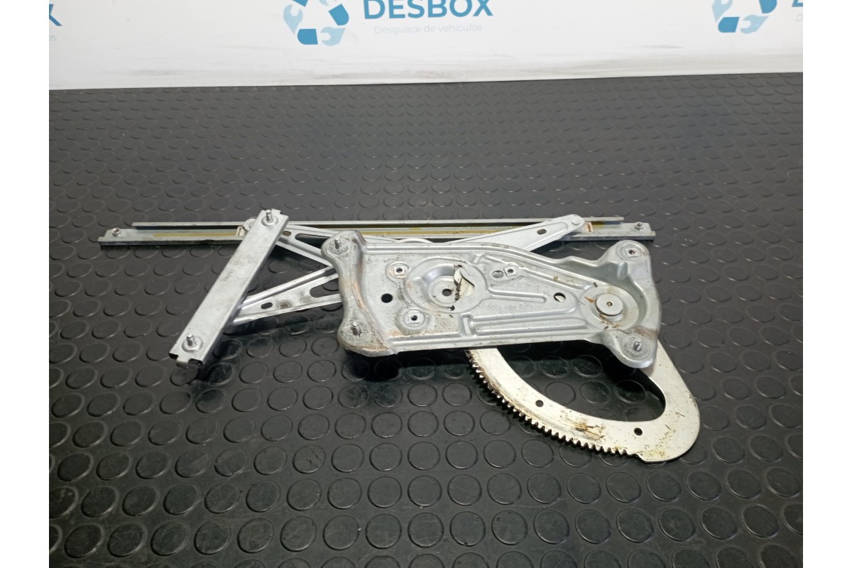 Recambio de elevalunas delantero izquierdo para renault megane iii coupe megane coupe 1.5 dci referencia OEM IAM 966029102  