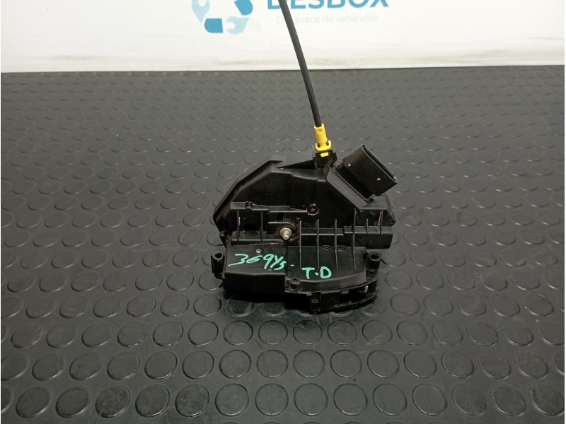 Recambio de cerradura puerta trasera derecha para ford kuga 1.5 ecosport referencia OEM IAM BM5AA26412CG  