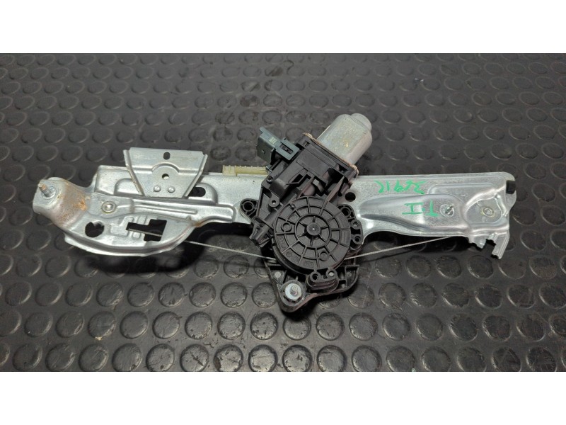 Recambio de elevalunas trasero izquierdo para renault megane iv berlina 5p 1.5 dci referencia OEM IAM C42893104  