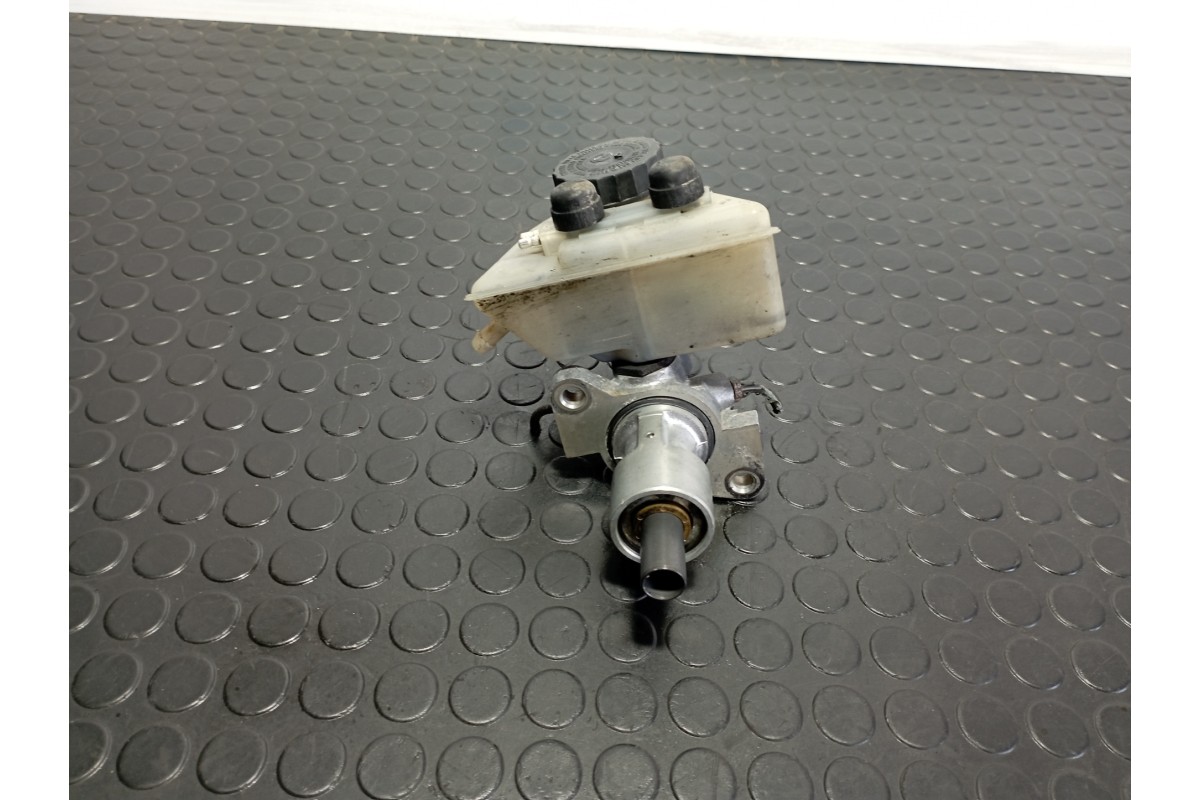 Recambio de bomba freno para mercedes-benz clase c (w201) berlina e 190 (201.024) referencia OEM IAM 32066144  