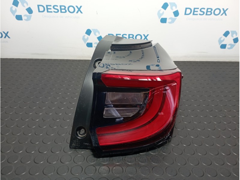 Recambio de piloto trasero derecho para toyota yaris (xp21) yaris hibrid referencia OEM IAM V356015R  