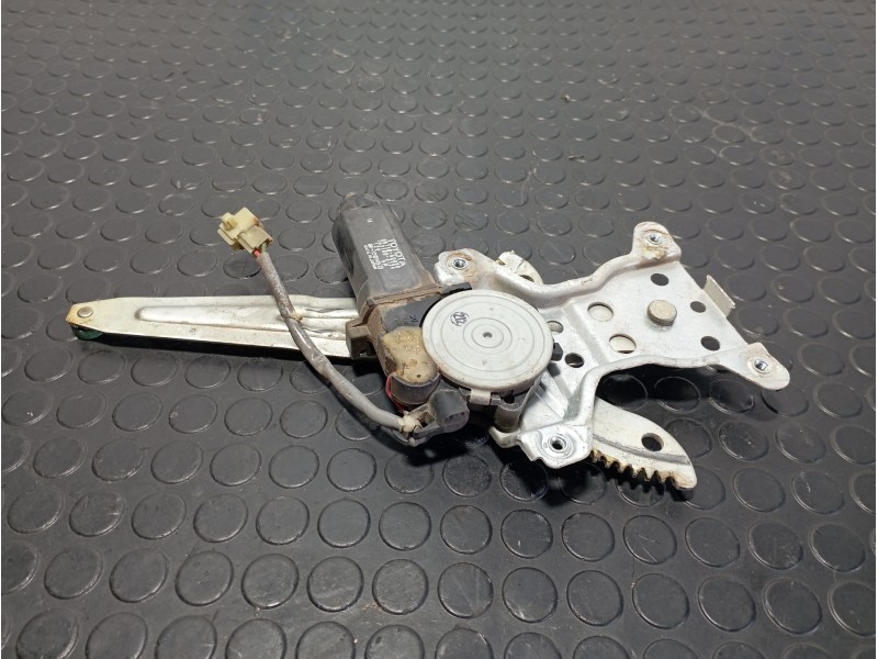 Recambio de elevalunas trasero derecho para toyota land cruiser hdj80 land cruiser 4.2 td referencia OEM IAM 8571060020  