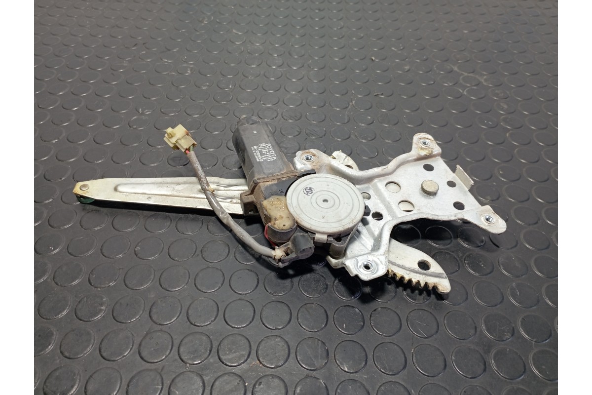 Recambio de elevalunas trasero derecho para toyota land cruiser hdj80 land cruiser 4.2 td referencia OEM IAM 8571060020  