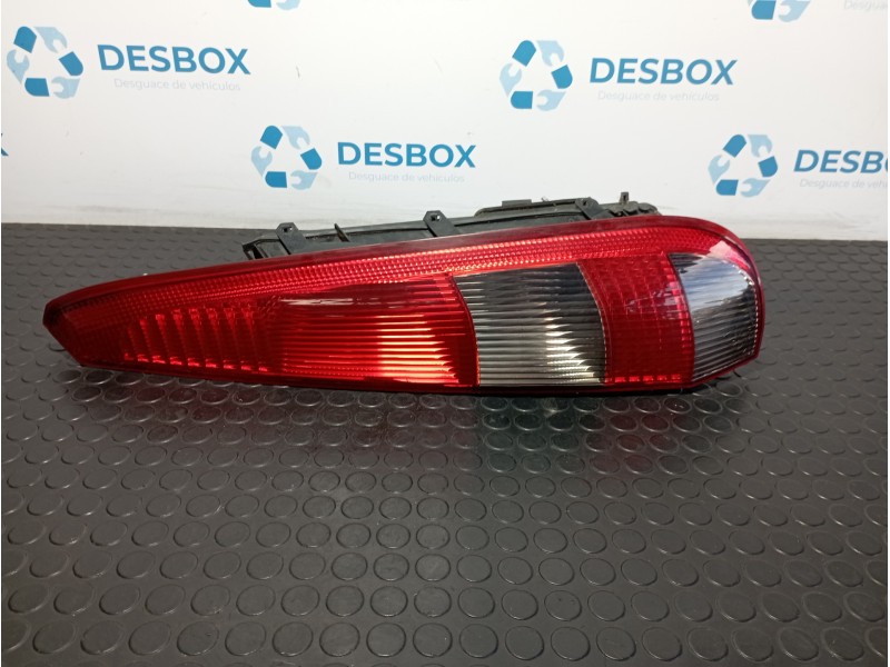 Recambio de piloto trasero derecho para ford fiesta 1.4 tdci referencia OEM IAM 2S6113A602B  