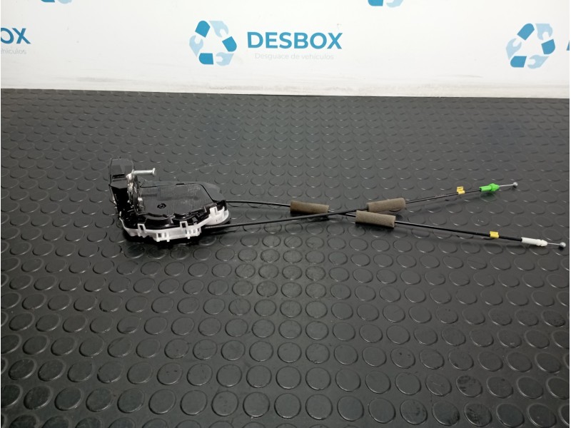 Recambio de cerradura puerta trasera derecha para toyota yaris (xp21) yaris hibrid referencia OEM IAM V5114110  