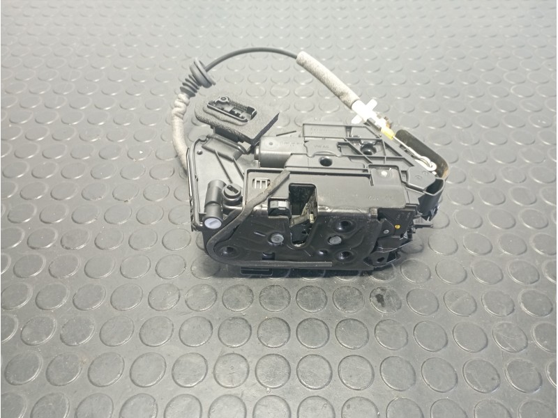 Recambio de cerradura puerta trasera izquierda para volkswagen tiguan 1.9 tdi referencia OEM IAM 5NA839015E  