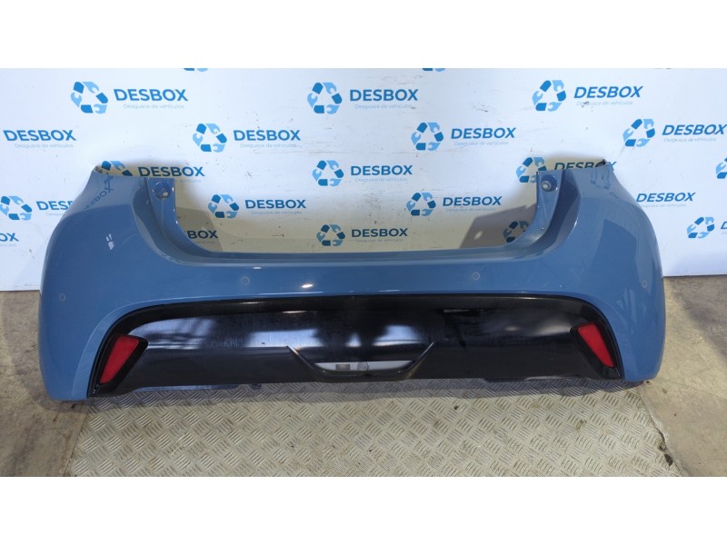 Recambio de paragolpes trasero para toyota yaris (xp21) yaris hibrid referencia OEM IAM   