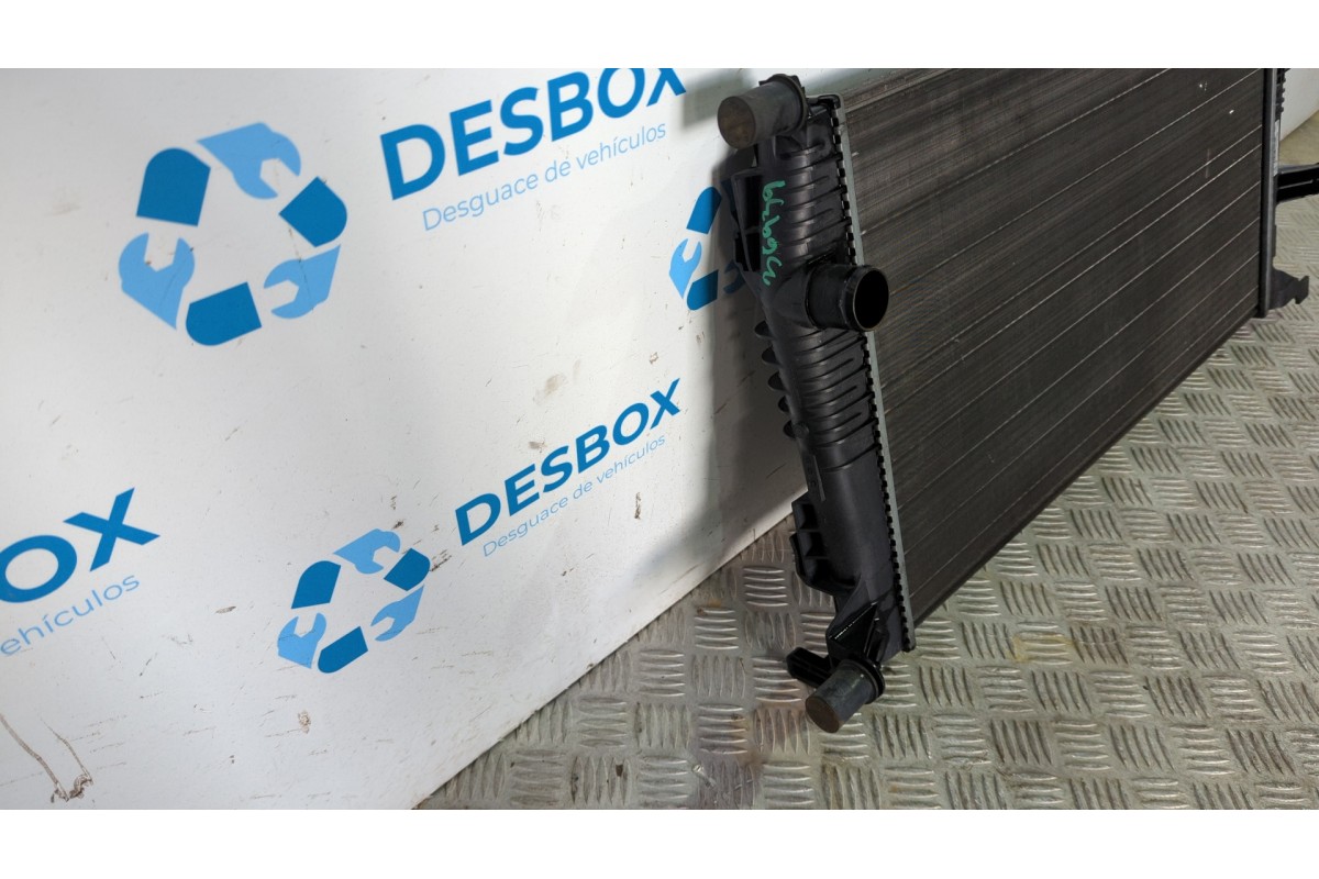 Recambio de radiador agua para renault megane iii berlina 5 p 1.5 dci referencia OEM IAM 214105378R  