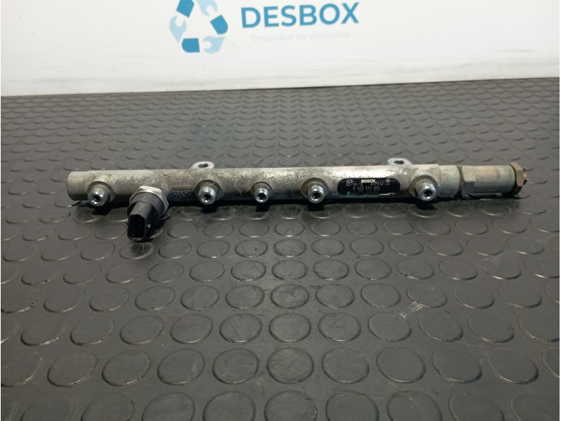 Recambio de rampa inyectora para opel vivaro 1.9 dci referencia OEM IAM 0445214024  