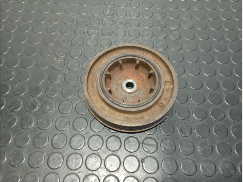 Recambio de polea cigueñal para opel vivaro 1.9 dci referencia OEM IAM C27581  