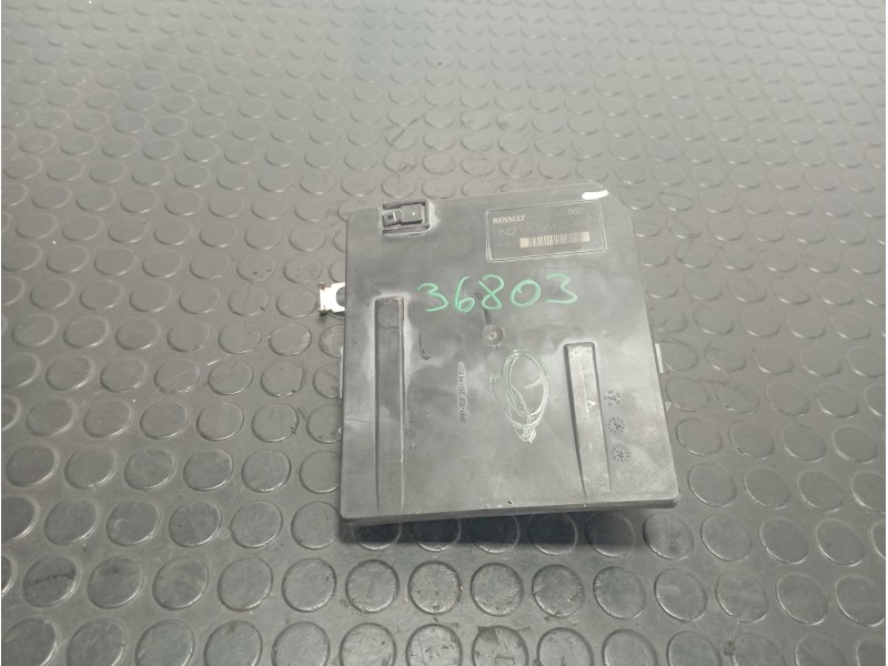 Recambio de caja reles / fusibles para renault scenic ii 1.6 referencia OEM IAM 8200481866J  