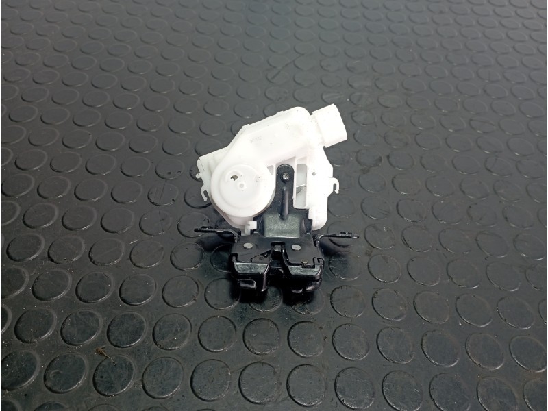 Recambio de cerradura maletero / porton para toyota yaris (xp21) yaris hibrid referencia OEM IAM 0060015  