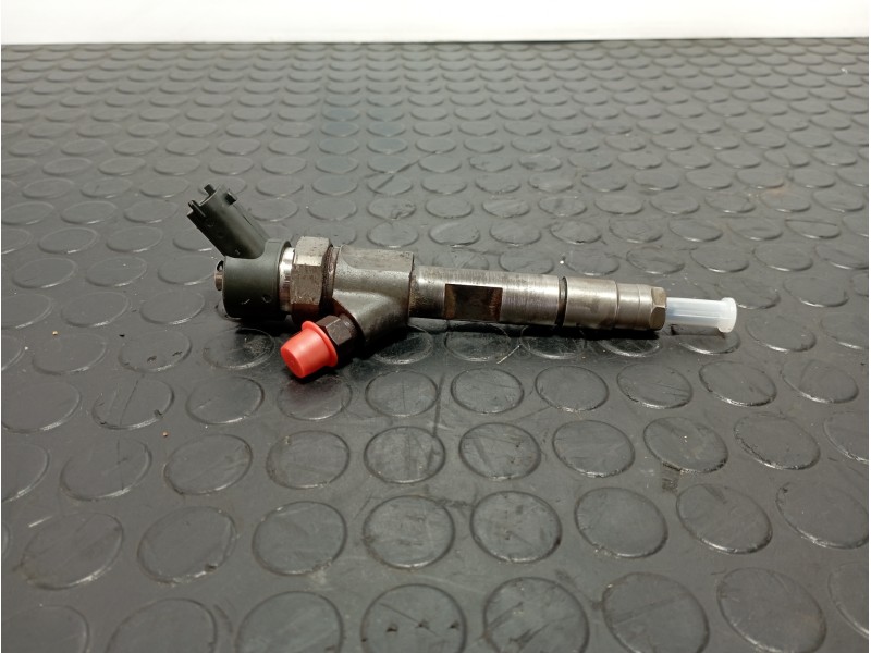 Recambio de inyector para opel vivaro 1.9 dci referencia OEM IAM 8200100272  