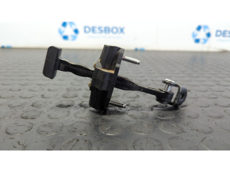 Recambio de retenedor puerta derecha para ford focus turn. iii1.6 tdci referencia OEM IAM BM51A27200AA  