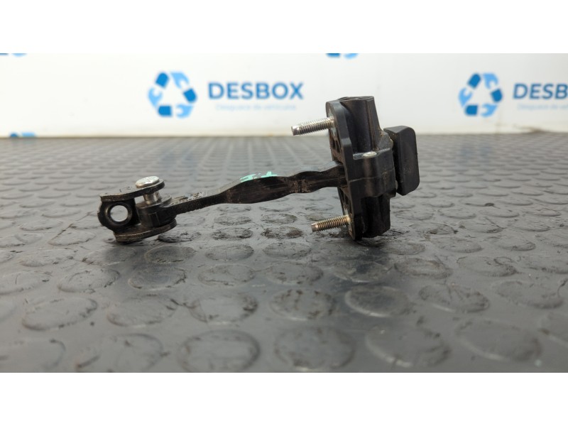 Recambio de retenedor puerta izquierda para ford focus turn. iii1.6 tdci referencia OEM IAM BM51A27200AA  