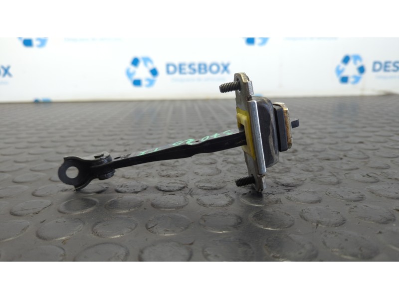 Recambio de retenedor puerta izquierda para hyundai i30 1.6 crdi referencia OEM IAM   