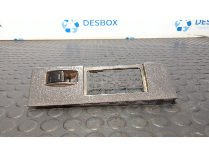 Recambio de mando elevalunas trasero derecho para toyota land cruiser hdj80 land cruiser 4.2 td referencia OEM IAM 7427160010  