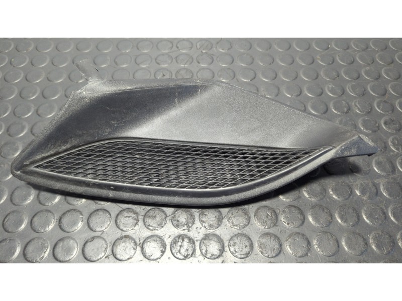 Recambio de rejilla delantera para piaggio (vespa) nrg power 49 cc referencia OEM IAM 959326  